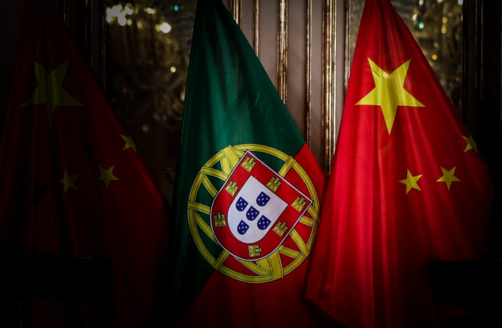 Bandeiras de Portugal e China, Palácio de  Queluz, Portugal, 5 de dezembro de 2018. MÁRIO CRUZ/LUSA