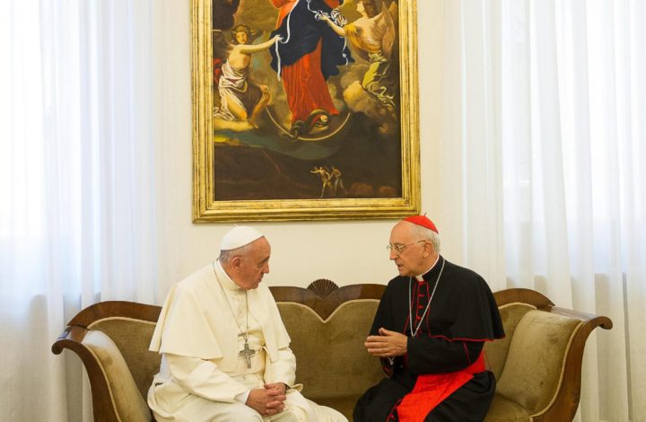 epa04349057 A handout picture made available on 11 August 2014 by Vatican newspaper Osservatore Romano shows Pope Francis (L) meeting with Cardinal Fernando Filoni (R) in the Vatican, 10 August 2014. Pope Francis appointed Cardinal Fernando Filoni as his personal envoy to Iraq. Filoni is tasked with bringing the pope's personal message of solidarity as well as financial aid. Iraq has suffered increasing violence during the last year, much of it blamed on the Islamic State.  EPA/OSSERVATORE ROMANO / HANDOUT  HANDOUT EDITORIAL USE ONLY/NO SALES